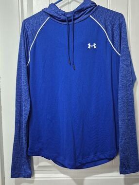Womens Under Armour Heat Gear T Shirt Hoodie Size Medium